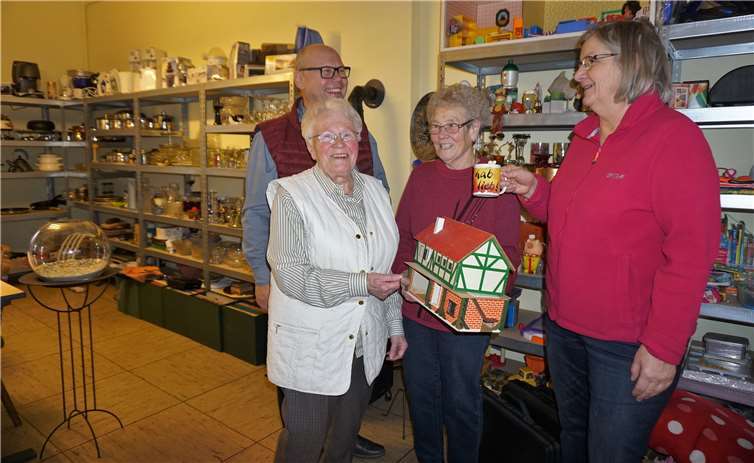 Endlich fertig: Maria Hallerbach, Arno Jacobi, Inge Schütt und Bärbel Wilberg freuen sich auf die Eröffnung nächsten Montag.FF