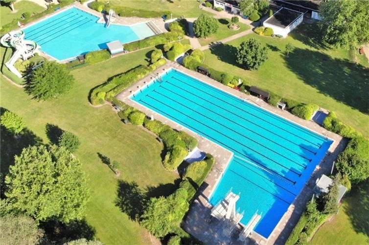 Endlich geht es los! Das Freibad Pellenz öffnet am 1. Mai seine Pforten und freut sich auf die Besucher in der Badesaison `24.  Foto: VG Pellenz