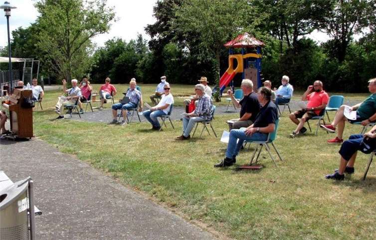 Endlich wieder gemeinsam proben - die Sänger vom Polcher Männerchor freuten sich. Foto: privat