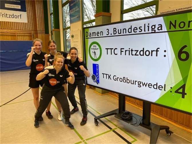 Endlich wieder strahlende Gesichter nach einem Sieg. Quelle: TTC GW Fritzdorf