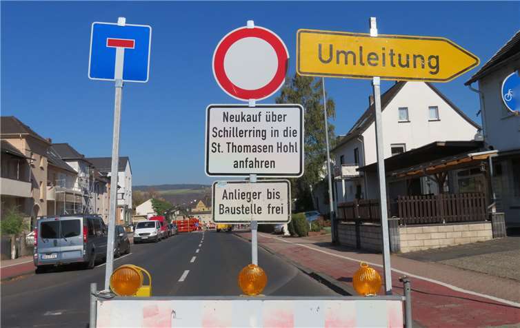 Endstation: Die St.-Thomaser-Hohl ist derzeit in einem Teilabschnitt komplett gesperrt.MKA