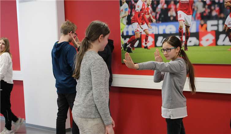 Engagement zeigten die Schülerder sechsten Klassen beim Selbstbehauptungskurs in Mainz. Quelle: Realschule plus und FOS Untermosel