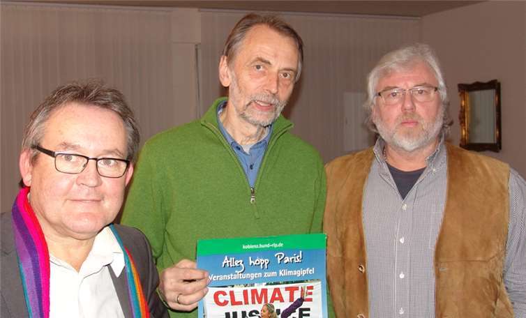 Engagiert für einen gerechteren Klimaschutz: Eine-Welt-Experte Eberhard Wolf (links) mit BUND-Regionalbeauftragter Egbert Bialk (Mitte) und Helmut Gelhardt (KAB).Andreas Klein