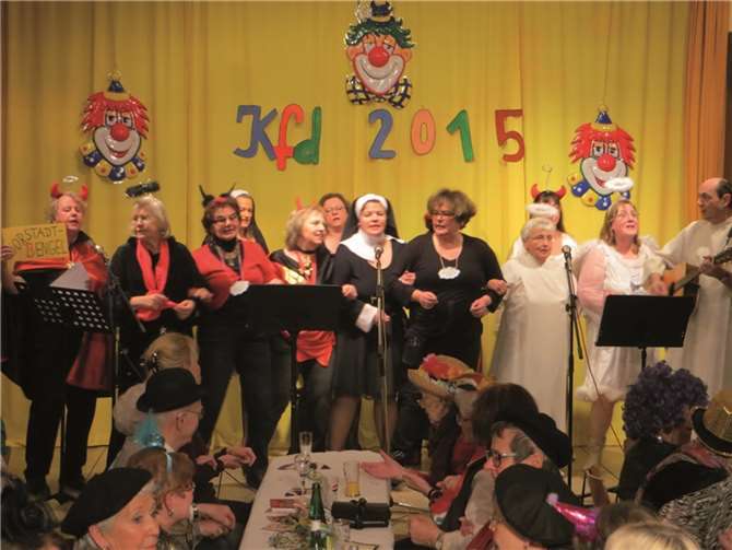 Engel und Teufel wie auch die Kirchen von Kowelenz hatten gesanglich einiges zu erzählen.privat