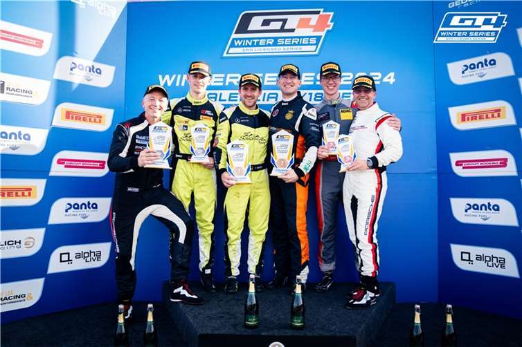 Enrico Förderer (2.v.l.) landete mit seinem Team auf dem Treppchen.  Fotos: Daniel Bürgin (Photo)/Zamir Loshi (Edit)