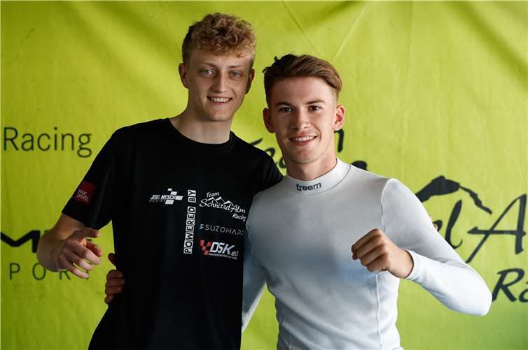 Enrico Förderer gemeinsam mit Teamkollege Joel Mesch. Fotos: A.Trienitz und E. Sturm/Thomas Pakusch