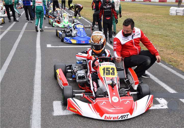Enrico Förderer mit Mechaniker Andy Münch bei der Startaufstellung.Foto: Erkan Sturm von Storm Photography