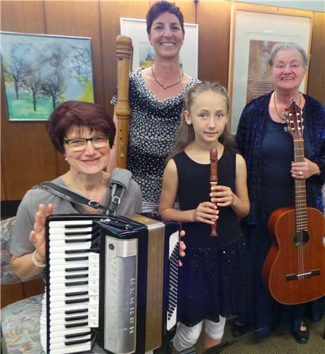 Ensemble Gisela Knebel: (v.l.) Doris Walgenbach, Jeannine Gemein, Inga Fritzsche und Gisela Knebel luden zur musikalischen Reise ein.  Gemeinde Wachtberg/mf
