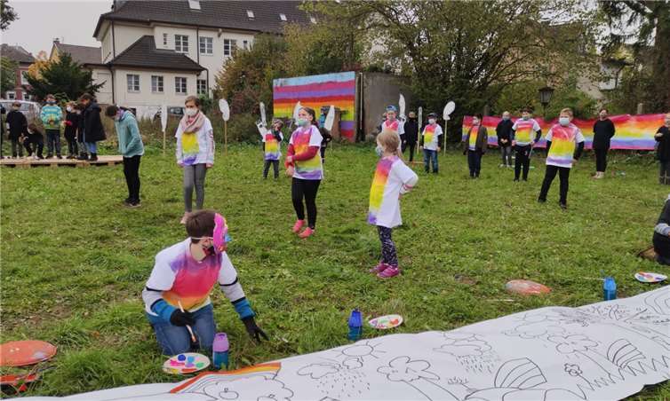 „Entdecke den Kunstschatz“ hier wurden die Teilnehmenden aufgefordert, ihre kreative Persönlichkeit zu entdecken. Fotos: privat