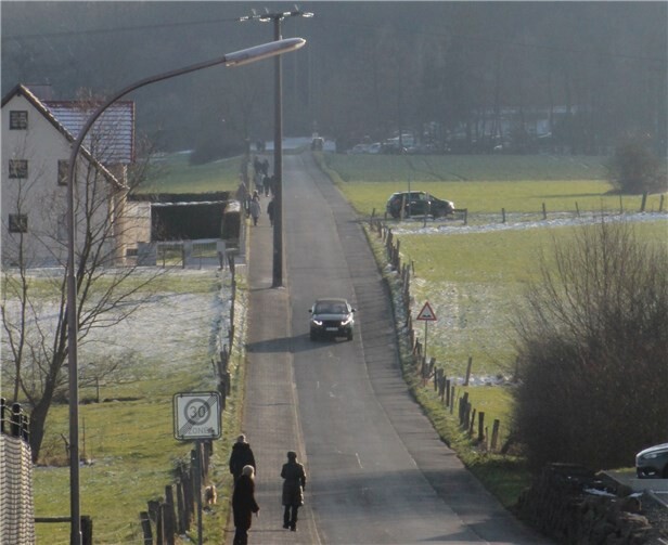 Entlang der Weserstraße in Montabaur wird eine Straßenbeleuchtung installiert. Deshalb wird die Straße ab 14. Februar für rund acht Wochen halbseitig für den Fahrzeugverkehr gesperrt. Stadt Montabaur
