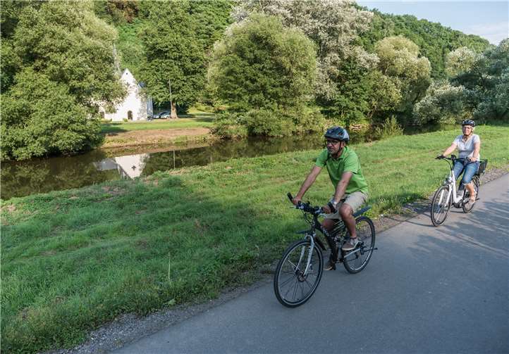 Entlang der idyllischen Strecke gibt es Stände mit Getränken, Grillimbiss und Kaffee und Kuchen.privat