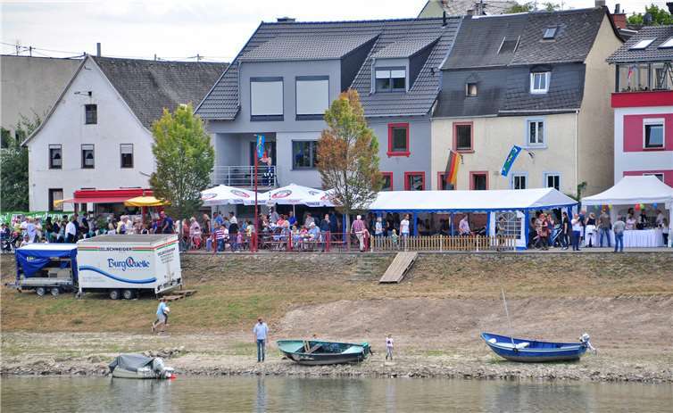 Entlang des Rheins wurde den Besuchern einiges geboten.Fotos: -JL-