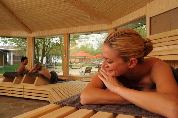 Entspannen sie in einer der vielen Saunen in Andernach. Dirk Holst