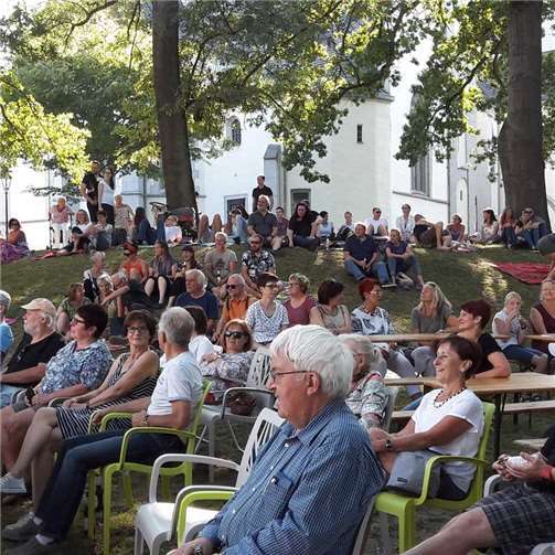 Entspannte Sommeratmosphäre beim ersten GebückFESTival. 