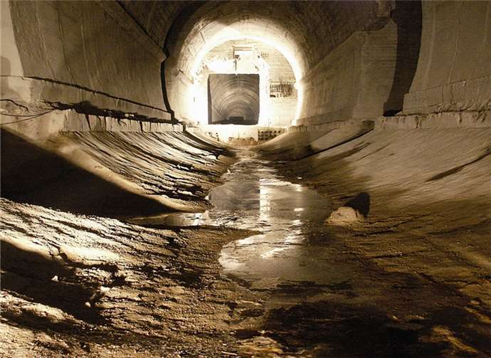 Er war lange einer der geheimsten Orte der alten Bundesrepublik: der Regierungsbunker unter den Weinbergen des Ahrtals. privat