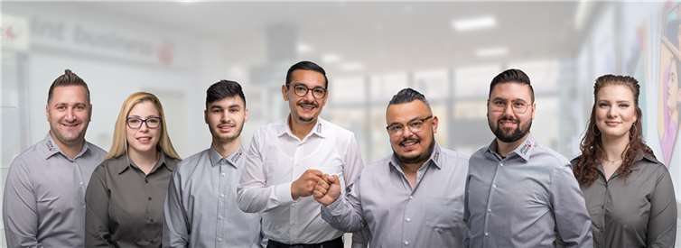 Eray Tekin und sein Team sind ab 1. Juni in der Remagener Marktstraße 63-65, in den früheren Räumen der Parfümerie Becker, zu finden. Foto: privat