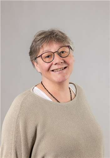 Erfolgreiche Absolventin des Basiskurs Palliative Care Kerstin Vogt fühlt sich durch den Kurs gut auf die kommenden Aufgaben vorbereitet. Foto: Katharina Kasper Akademie, 2022