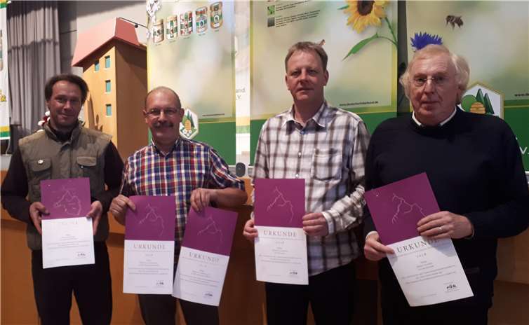 Erfolgreiche Imker aus dem Kreis Ahrweiler (von links nach rechts): Michael Fuchs (Gold und Silber), Michael Lindenlauf (Gold und Gold), Markus Schmitz (Gold), Adolf Langen (Silber und Silber). Barbara Hartmann