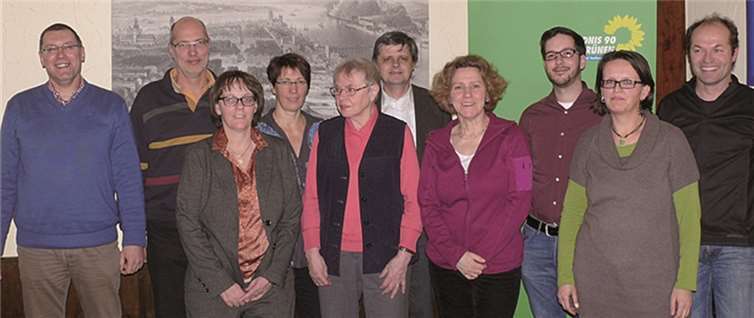 Erfolgreiche Listenaufstellung in Urbar - (von links) Spitzenkandidat Peter Nebenführ, Ralf Ziegler, Katharina Raue, Christine Ziegler, Ursula Bethke, Arno Schubach, Liane Engel, Sascha Fijuck, Karin Bermel und Holger Rindsfüßer (es fehlen: Daniel Nebenführ und Thomas Balmes).privat