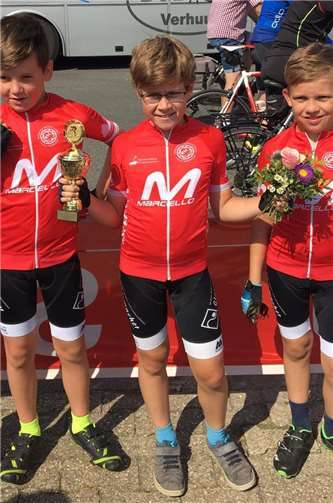 Erfolgreiche Nachwuchsarbeit im Radsport: (v.l.n.r.) Dominique Lecrenier, Niklas Klemmt und Leo Klein.Foto: Michaela Lecrenier
