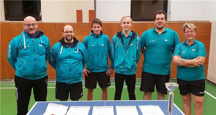 Erfolgreiche Pellenzer (v.l.): Karl Heinz Jakobs, Florian Kron, Nico Schmorleiz, Lucas Neidhöfer, Alexander Döll, Klaudia Schumacher; es fehlen: Stephanie Rech, Philipp Linden, Michael Neidhöfer und Joachim Seibert. Privat