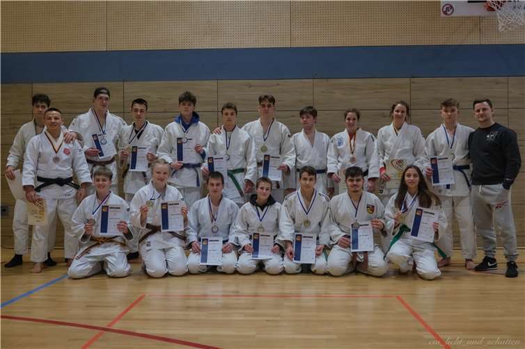 Erfolgreiche Teilnehmer-innen der Wednesday Boys&Girls. Quellen: SV Urmitz