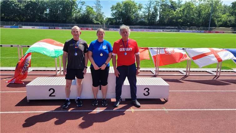 Erfolgreiche Wettkampftage für Marina Haubrich, Toni Dötsch und Heinz Weber im Sportpark. Quelle: TuS Roland Brey e.V.