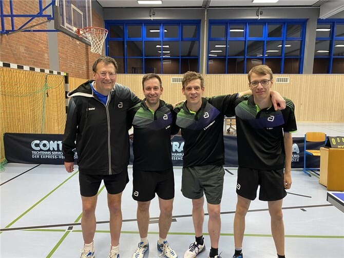 Erfolgreiche zweite Mannschaft (v.l. J. Wolter, S. Wirtz, S. Scharrenbroich, T. Dörr).  Foto: privat