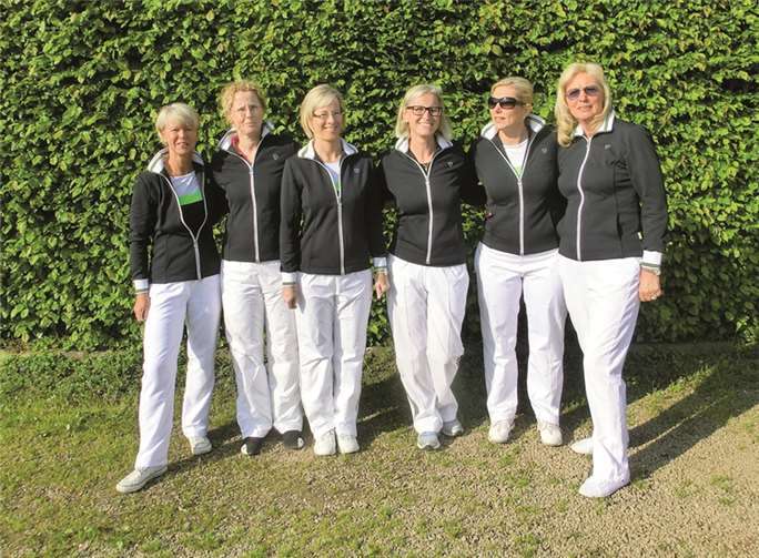 Erfolgreicher Saisonauftakt bei den Damen 40 (v.l.n.r.): Britta Wortmann-Neudeck, Kirsten Meurer, Claudia Laufs, Anne Schlangen, Karin Derichsweiler. privat