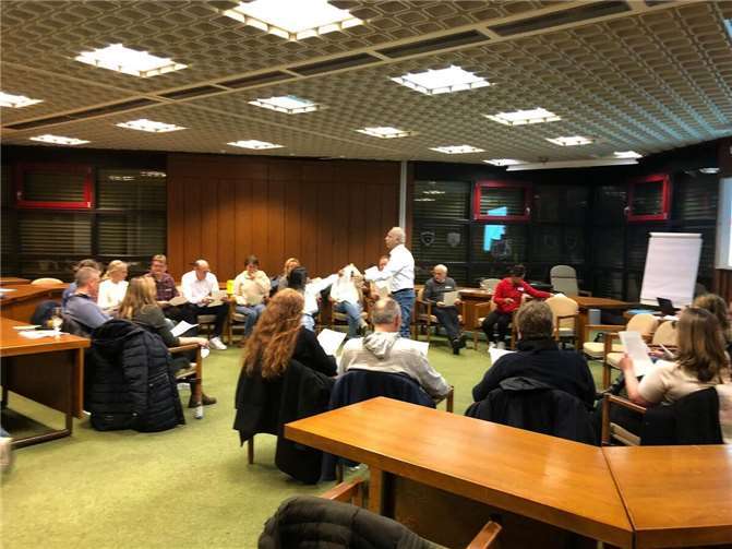 Erfolgreicher Workshop zur Gewaltfreien Kommunikation.  Foto: Mark Geimer