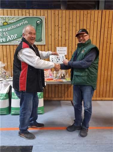 Erfolgreichster Züchter der Schau mit dem besten Rammler und der besten Zuchtgruppe, Egon Göbel aus Müllenbach. Fotos: RN95 Obere Ahr e.V.