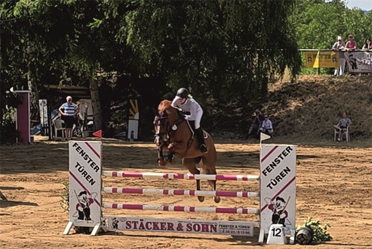 Erfolgsduo auf Kurs: Elke Jünger-Neuerburg auf Cocobong reiten eine sensationelle Saison. Der Verein drückt für das anstehende Turnier ganz fest die Daumen.