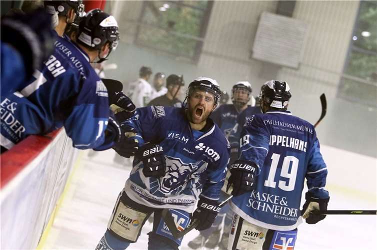 Erfolgshungrig: Michael Jamieson und die Neuwieder Bären wollen in der neuen Regionalliga-Saison wieder eine gute Rolle spielen. Foto: EHC