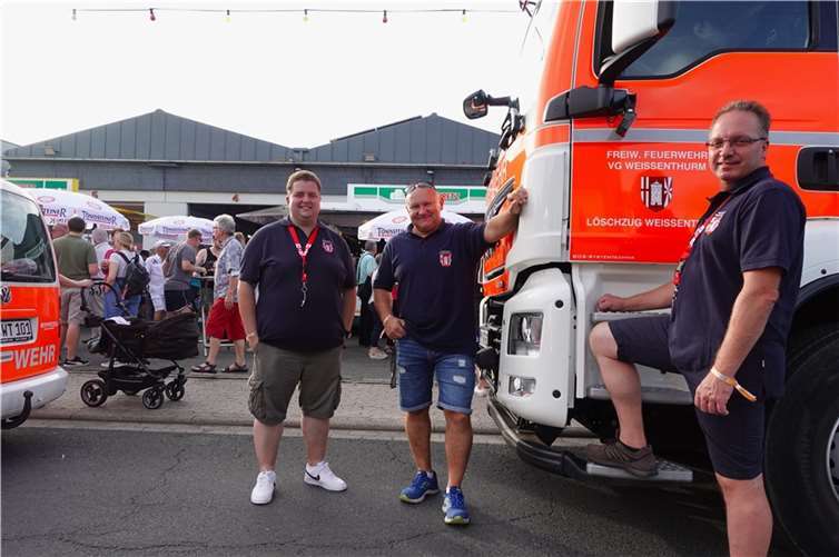 Eric Brüning, Geschäftsführer Feuerwehr-Förderverein e.V. Weißenthurm, Wehrführer Norbert Jentzig, und Michael Breitbrach, Stellvertretender Wehrführer, freuen sich auf zahlreiche Besucherinnen und Besucher. Fotos:MBE
