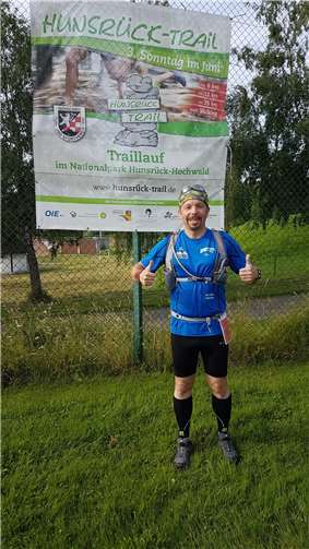 Eric Syburra zog es auf den Hunsrück Trail und finishte die 25-km-Strecke.