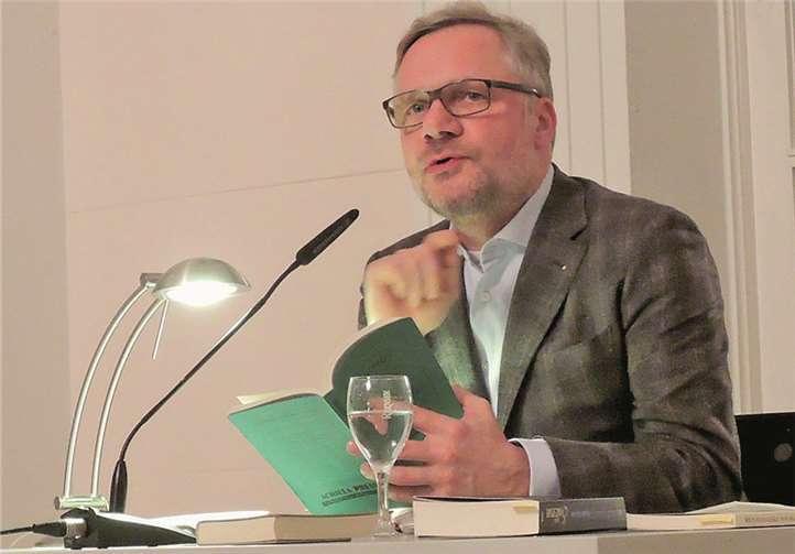 Erik Roßbander ließ Werk und Persönlichkeit William Shakespeares lebendig werden.