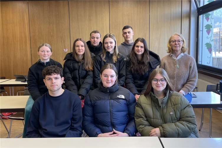 „Mit Freunden und Familie darüber reden“ Erinnerung, Warnung und Reflexion: Schüler diskutierten die Bedeutung der Holocaust-Erinnerung. Foto: Gymnasium Calvarienberg