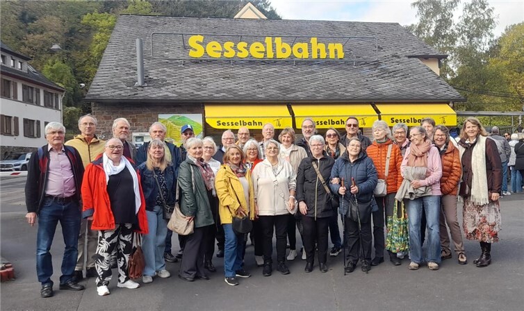 Erinnerungen unter der Reichsburg: Ein besonderes Treffen in Cochem. Foto: privat
