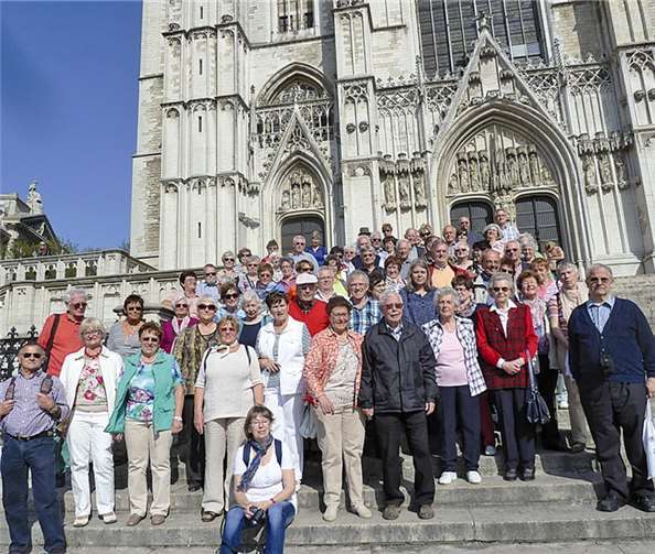 Erinnerungsfoto der Reisegruppe auf der großen Freitreppe in Brüssel.privat