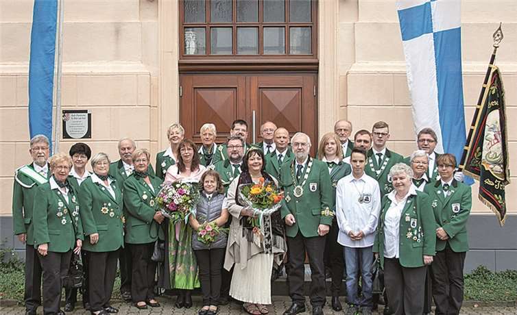 Erinnerungsfoto des irlicher Königspaares mit Schützenfamilie.privat