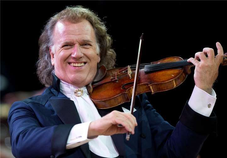 Erleben Sie das einmalige Musik-Kino-Event mit Andé Rieu am 28. und 29. Juli. cinemaconsult.de