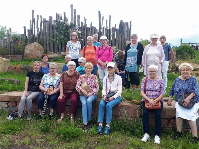 Erlebnisreicher Nachmittag: Plus/minus 60 aktiv erkundete die Gödenrother Gärten. Foto: privat