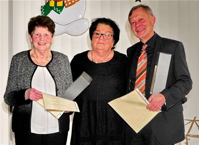 Erna Lichtenberg und Erwin Claus wurden geehrt.