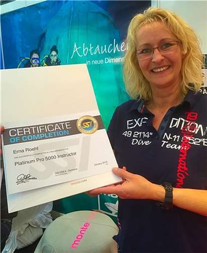 Erna Röhl mit der Platinum Pro5000 Diver Karte.privat