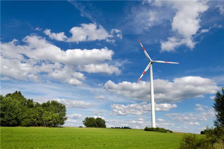 Erneuerbare Energien leisten in Rheinland-Pfalz schon einen wichtigen Beitrag zur Energiewende, trotzdem kann noch an vielen Stellen nachgebessert werden. Foto: Petair / Fotolia