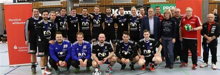 Erneut durften die Spieler des TV 05 Mülheim den Rheinlandpokal bejubeln. privat