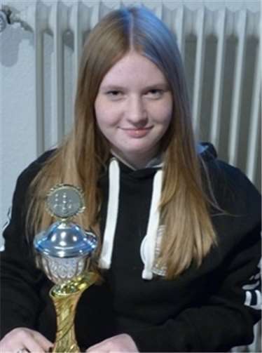Erneute Titelträgerin im SBRAM: Elisa Naumann (U18w). Ebenfalls Bezirksmeisterin wurde Laura Schröder (U10w). Foto: privat