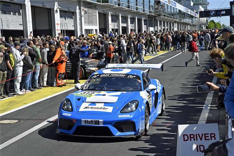 Erneuter für den von Schmickler Performance eingesetzten Porsche 982 Turbo.