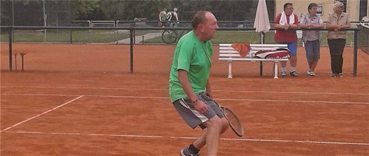 Ernst Hermans musste in seinem Einzel gegen Kirchwald gegen den höher eingestuften Gegner kämpfen, gewann aber im Match-Tiebreak.privat