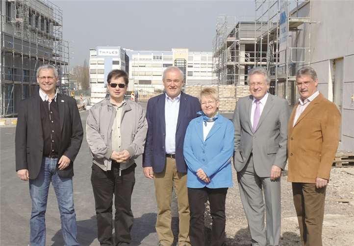 Ernst Knopp, Jens Wehran, Karl-Heinz Rosenbaum, Anne Schumann-Dreyer, Peter Balmes und Herbert Dott besichtigten den fortschreitenden Bau des Betriebshofes.privat